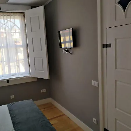 Alm Santa Luzia 招待所 3*