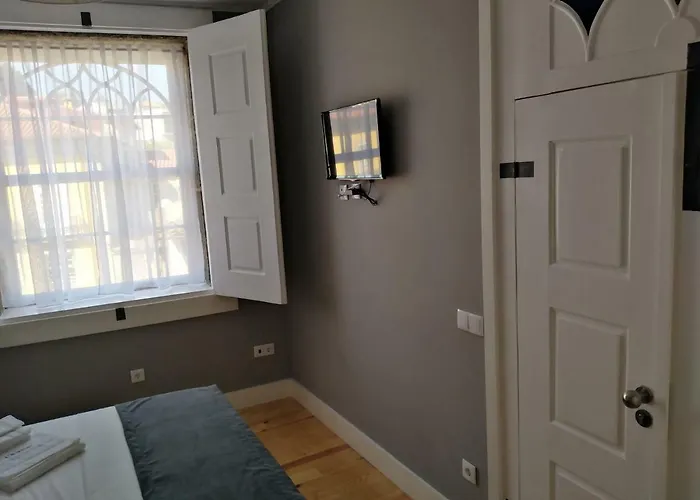 Alm Santa Luzia Guest house 3*